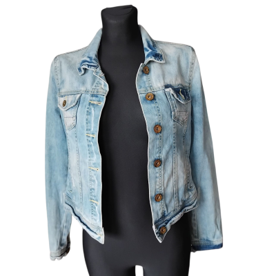 Kurtka_damska_jeans_BERSHKA